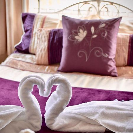 Witchingham B&B Holyhead Dış mekan fotoğraf
