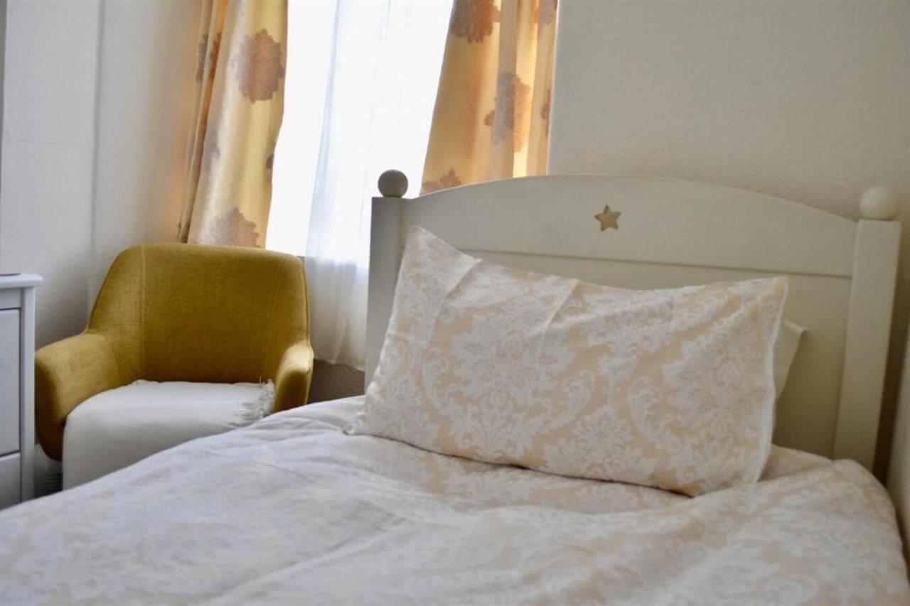 Witchingham B&B Holyhead Dış mekan fotoğraf