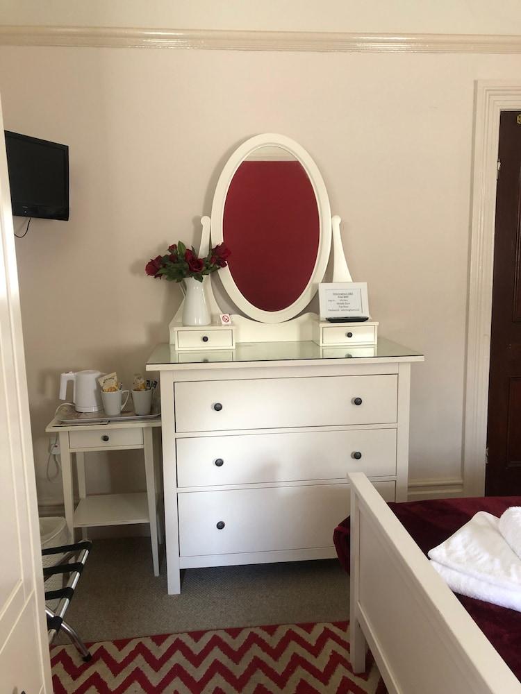 Witchingham B&B Holyhead Dış mekan fotoğraf