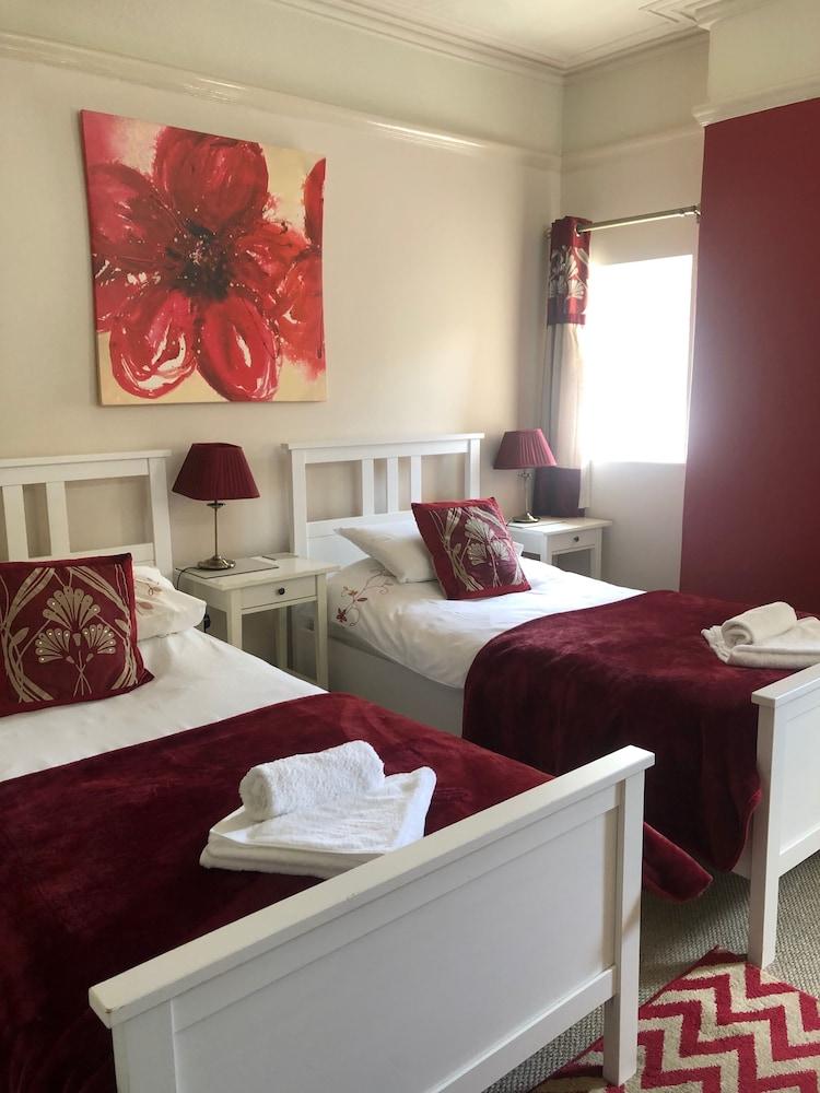 Witchingham B&B Holyhead Dış mekan fotoğraf