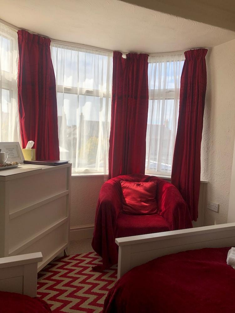 Witchingham B&B Holyhead Dış mekan fotoğraf