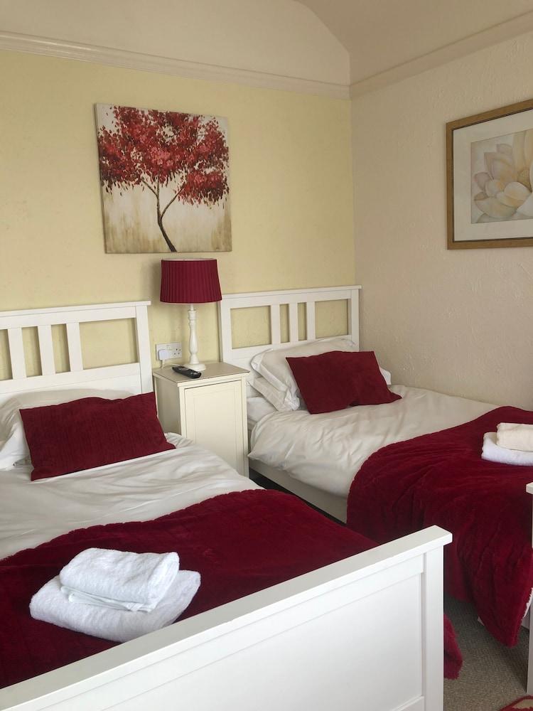 Witchingham B&B Holyhead Dış mekan fotoğraf