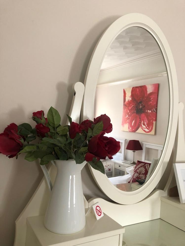 Witchingham B&B Holyhead Dış mekan fotoğraf