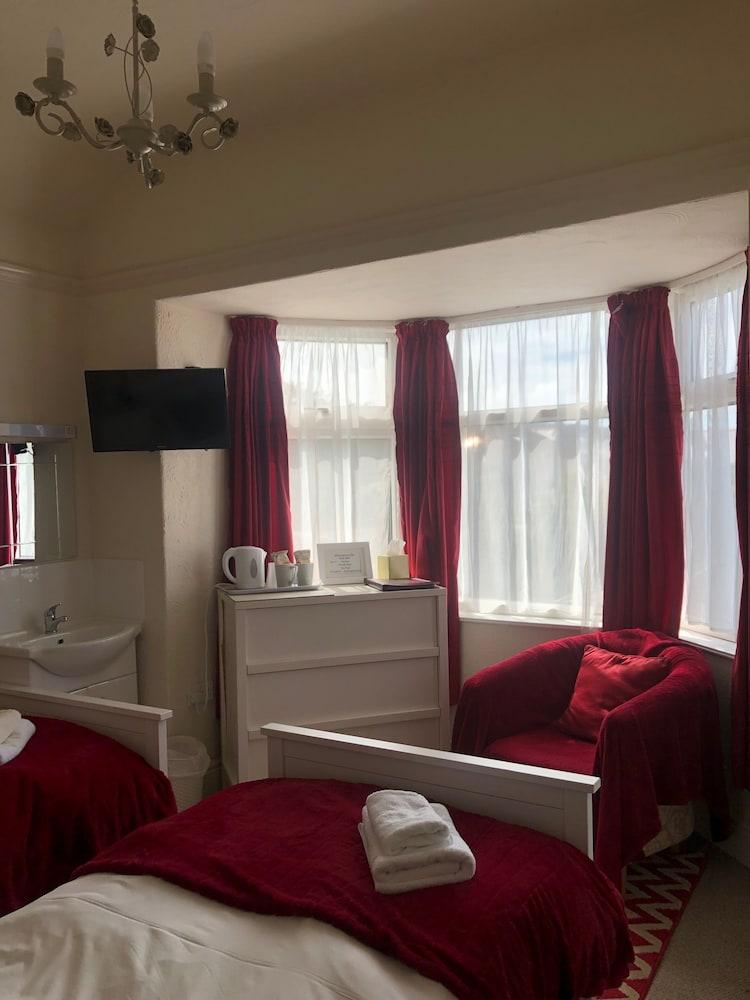 Witchingham B&B Holyhead Dış mekan fotoğraf