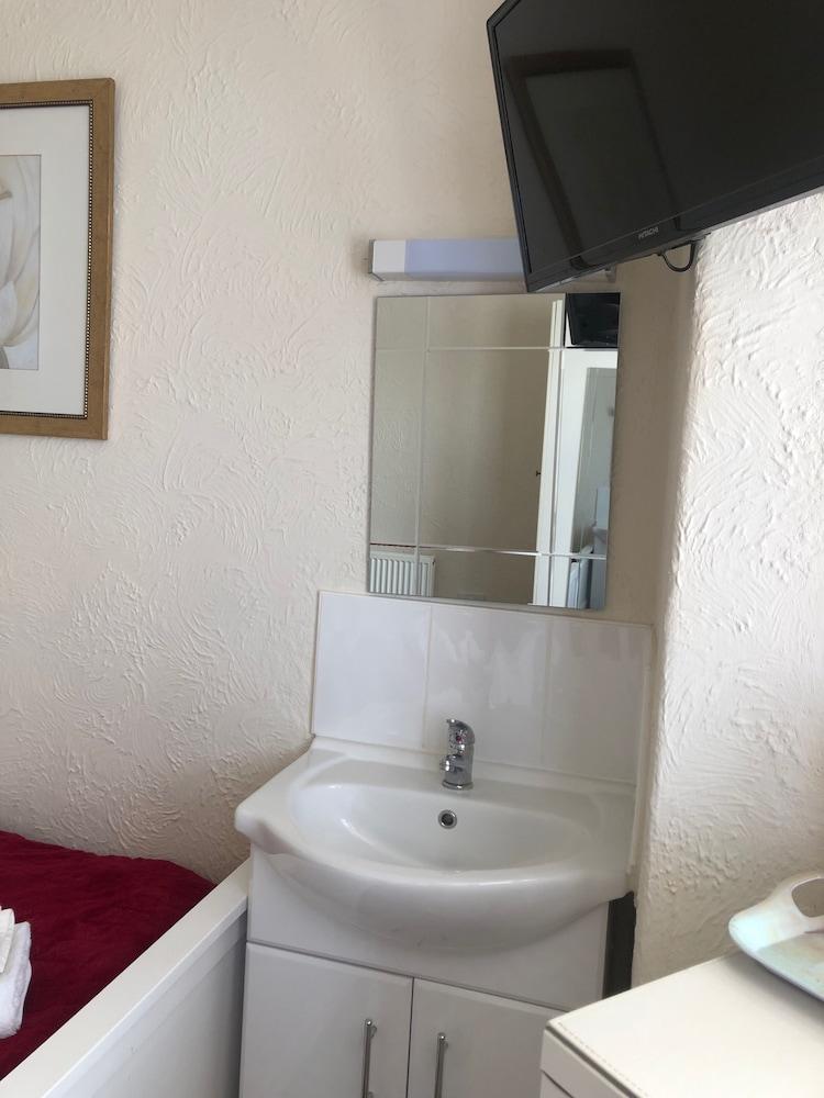 Witchingham B&B Holyhead Dış mekan fotoğraf