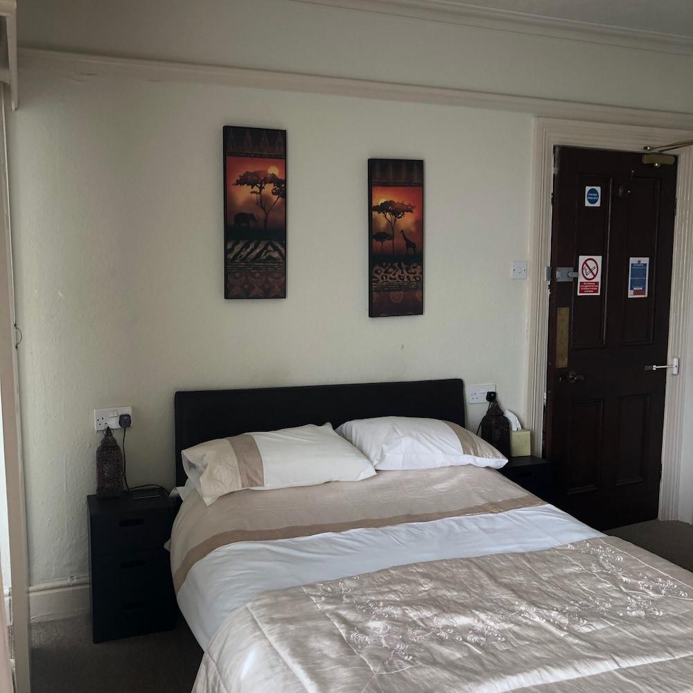 Witchingham B&B Holyhead Dış mekan fotoğraf