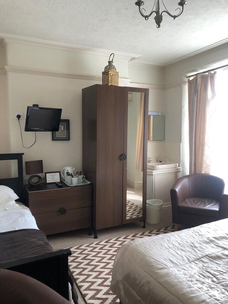 Witchingham B&B Holyhead Dış mekan fotoğraf