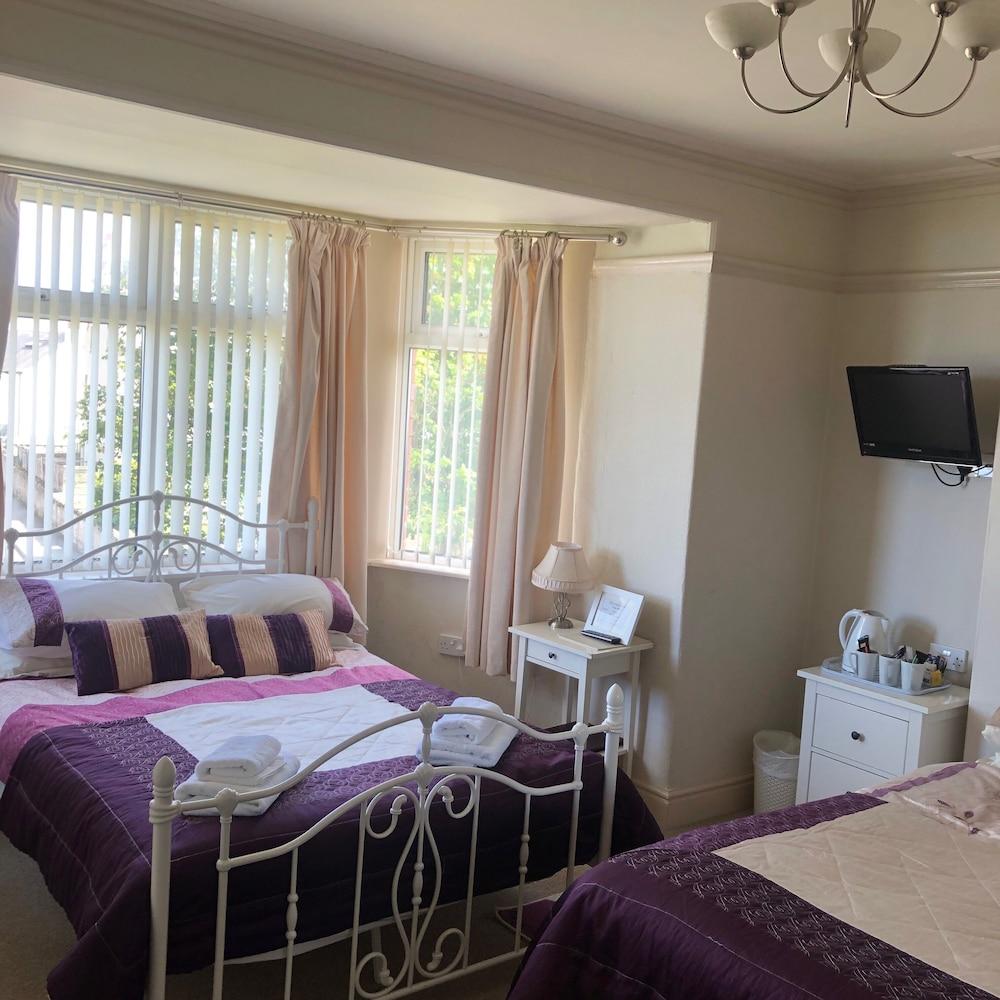 Witchingham B&B Holyhead Dış mekan fotoğraf