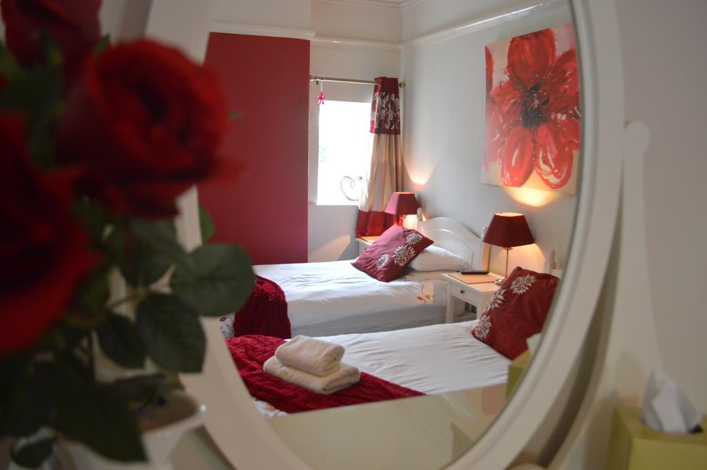 Witchingham B&B Holyhead Dış mekan fotoğraf