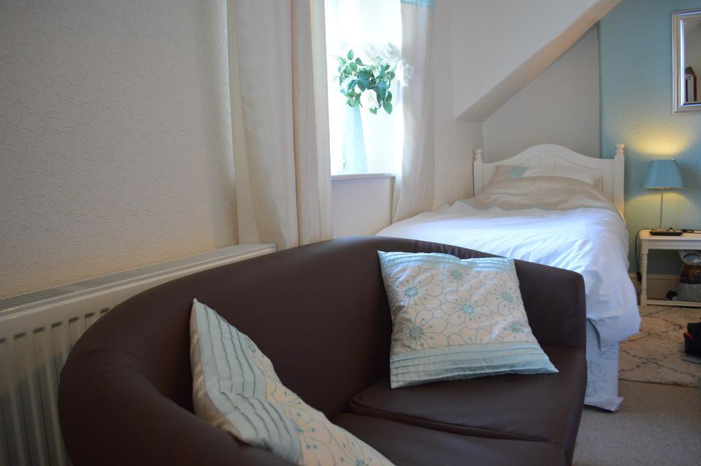 Witchingham B&B Holyhead Dış mekan fotoğraf