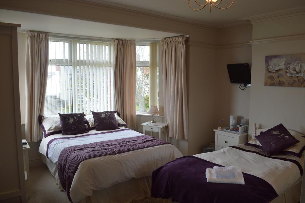 Witchingham B&B Holyhead Dış mekan fotoğraf