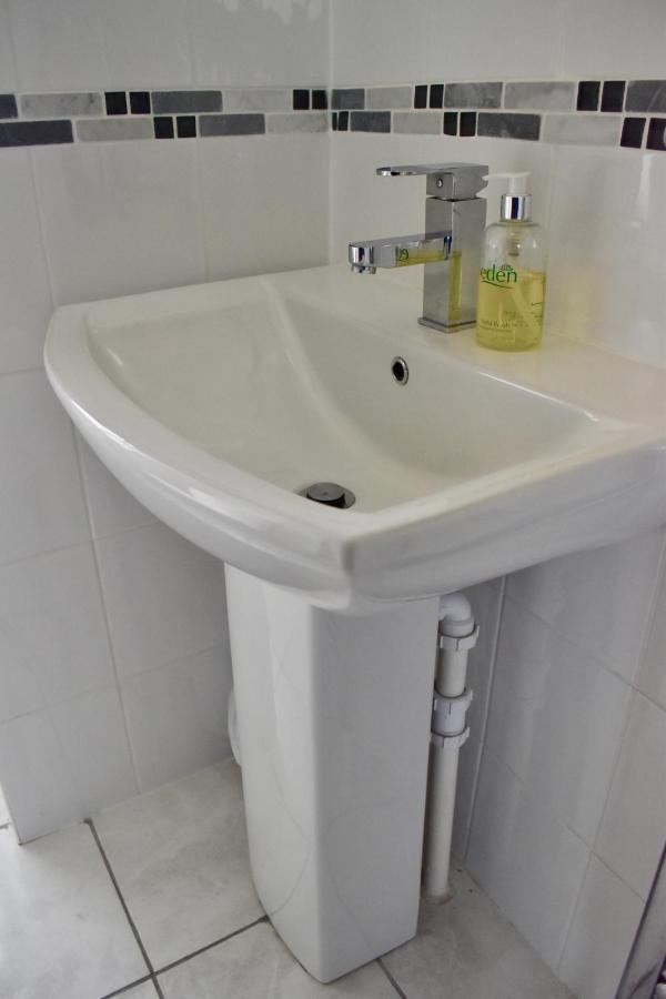 Witchingham B&B Holyhead Dış mekan fotoğraf