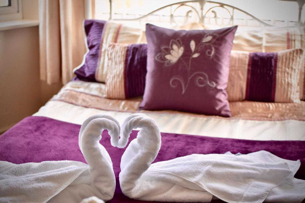 Witchingham B&B Holyhead Dış mekan fotoğraf